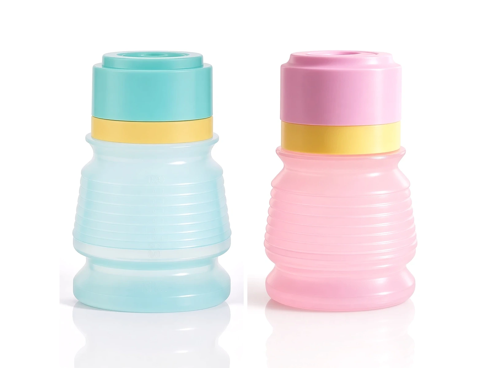 Deux biberons pliables BIBEON présentés ensemble